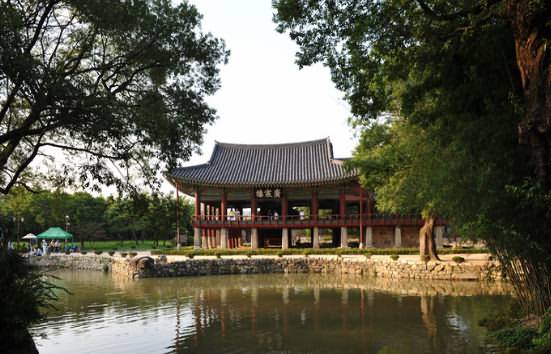 Gwanghalluwon Garden (Kwanghan Pavilion)